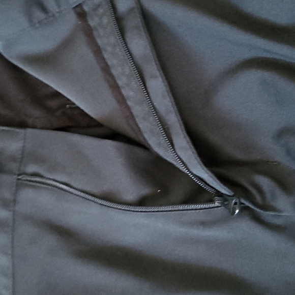 Nike Golf slate blue flat front button waist golf shorts with 11" inseam - Picture 6 of 11